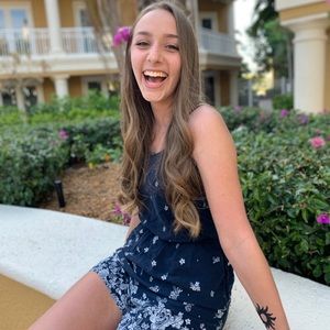 Meet your Posher, Kendra